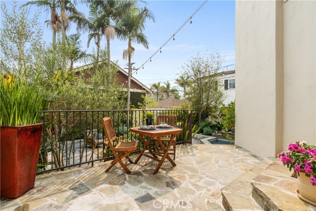 618 Avenue C, Redondo Beach, California 90277, 3 Bedrooms Bedrooms, ,2 BathroomsBathrooms,Residential,Sold,Avenue C,SB20188515