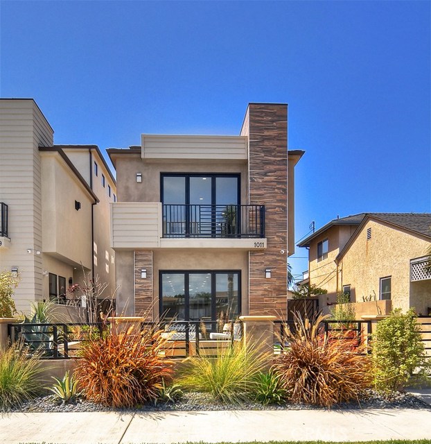 Photo of 1011 California Street, Huntington Beach, CA 92648
