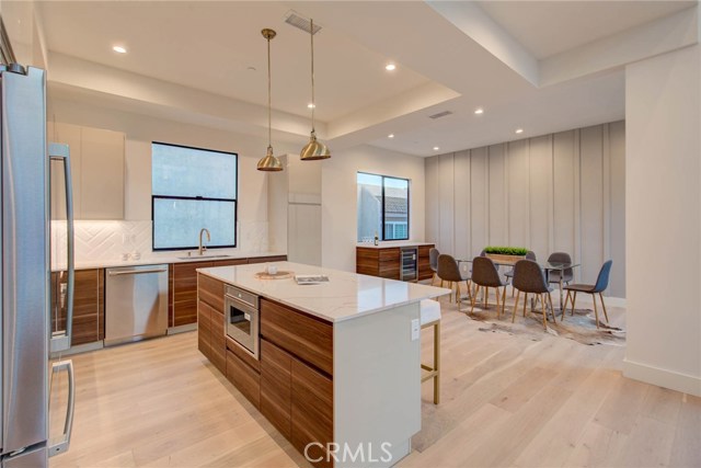 602 Irena Avenue, Redondo Beach, California 90277, 4 Bedrooms Bedrooms, ,4 BathroomsBathrooms,Residential,Sold,Irena,PV19131744