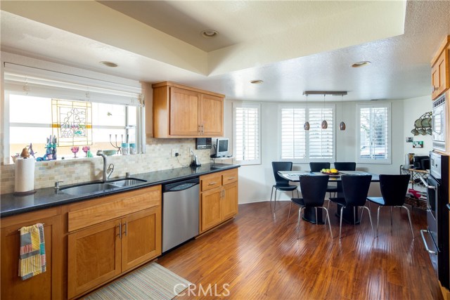 1904 Havemeyer Lane, Redondo Beach, California 90278, 3 Bedrooms Bedrooms, ,2 BathroomsBathrooms,Residential,Sold,Havemeyer,SB19002593