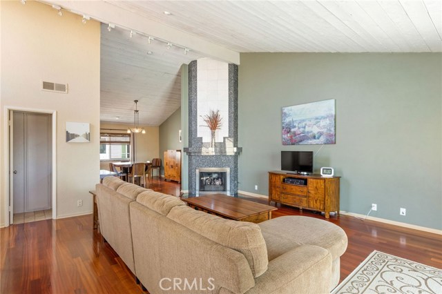 121 Prospect Avenue, Redondo Beach, California 90277, 2 Bedrooms Bedrooms, ,2 BathroomsBathrooms,Residential,Sold,Prospect,SB20143054