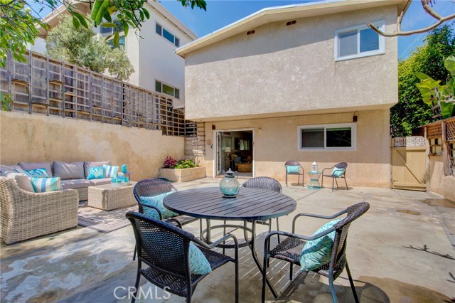 736 13th, Manhattan Beach, California 90266, 4 Bedrooms Bedrooms, ,3 BathroomsBathrooms,Residential,Sold,13th,SB19074833