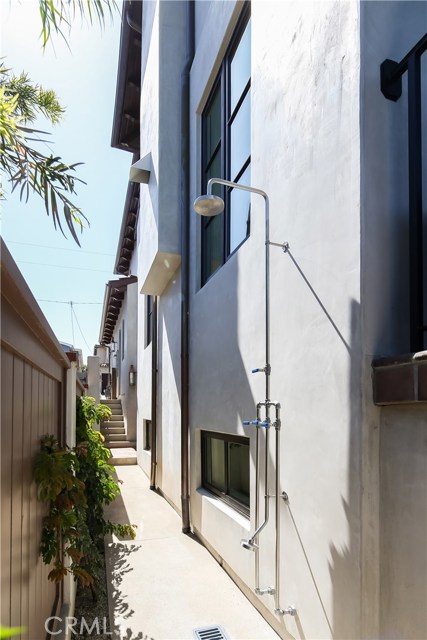 1720 Walnut Avenue, Manhattan Beach, California 90266, 5 Bedrooms Bedrooms, ,4 BathroomsBathrooms,Residential,Sold,Walnut,SB20059383