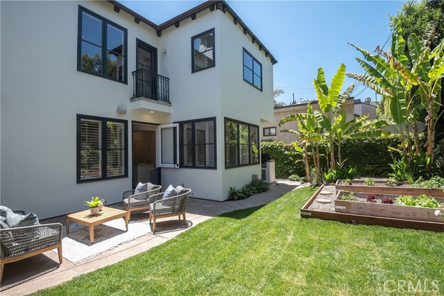 587 26th Street, Manhattan Beach, California 90266, 4 Bedrooms Bedrooms, ,3 BathroomsBathrooms,Residential,Sold,26th,SB21063366