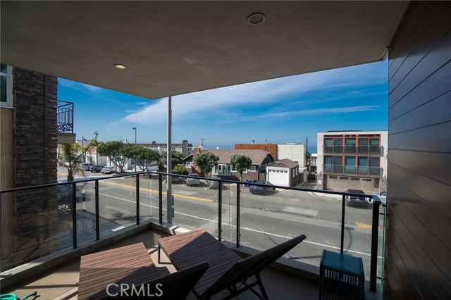 1308 Manhattan Avenue, Manhattan Beach, California 90266, 3 Bedrooms Bedrooms, ,2 BathroomsBathrooms,Residential,Sold,Manhattan,SB18127932