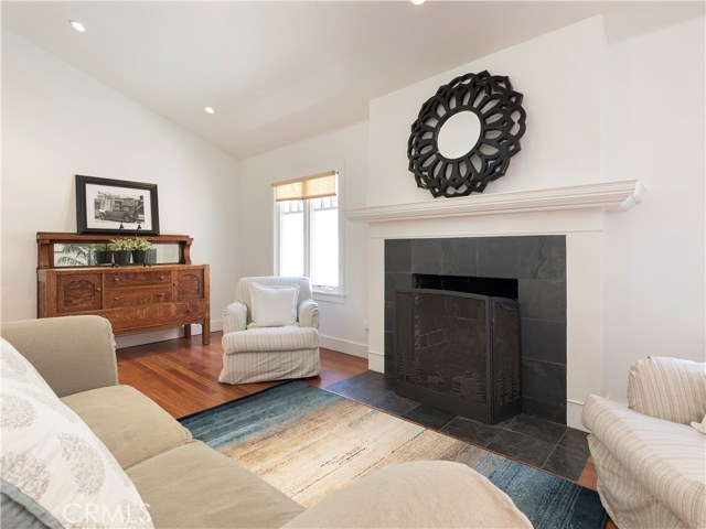 2713 Oak Avenue, Manhattan Beach, California 90266, 4 Bedrooms Bedrooms, ,2 BathroomsBathrooms,Residential,Sold,Oak,SB19125153