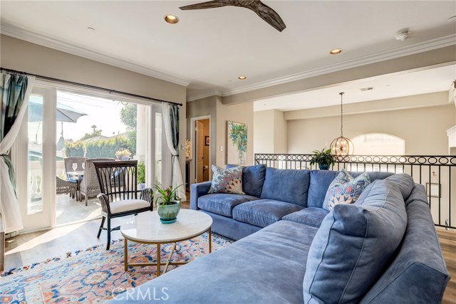 2403 Rockefeller Lane, Redondo Beach, California 90278, 3 Bedrooms Bedrooms, ,2 BathroomsBathrooms,Residential,Sold,Rockefeller,SB20212626