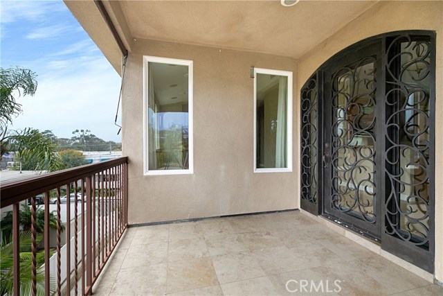 2709 Calle Del Comercio