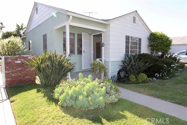 1613 Harkness Street, Manhattan Beach, California 90266, 3 Bedrooms Bedrooms, ,1 BathroomBathrooms,Residential,Sold,Harkness,SB19114234