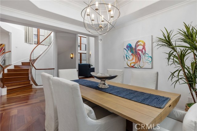 Lovely Formal Dining Room!