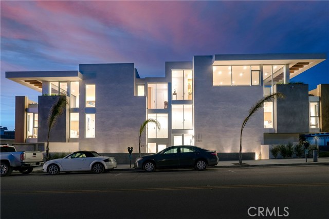 131 2nd Street, Hermosa Beach, California 90254, 4 Bedrooms Bedrooms, ,4 BathroomsBathrooms,Residential,Sold,2nd,SB19073645