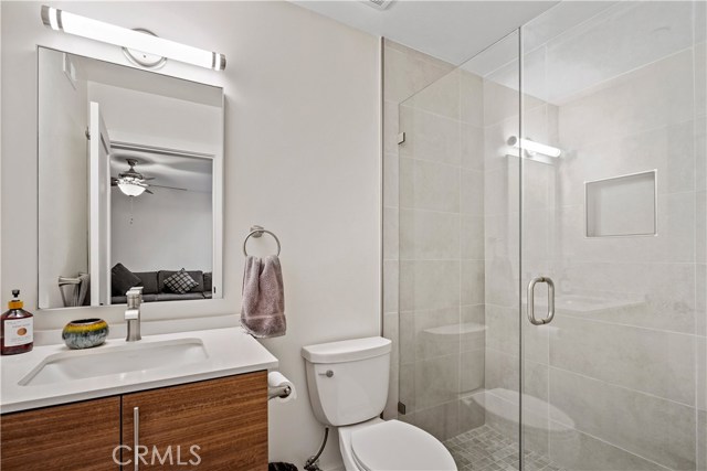 4th bedroom, updated 3/4 bathroom