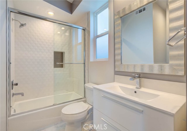 2707 Rockefeller Lane, Redondo Beach, California 90278, 4 Bedrooms Bedrooms, ,4 BathroomsBathrooms,Residential,Sold,Rockefeller,PV19134753