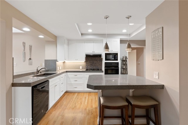 323 Avenue G, Redondo Beach, California 90277, 4 Bedrooms Bedrooms, ,1 BathroomBathrooms,Residential,Sold,Avenue G,PV21158630