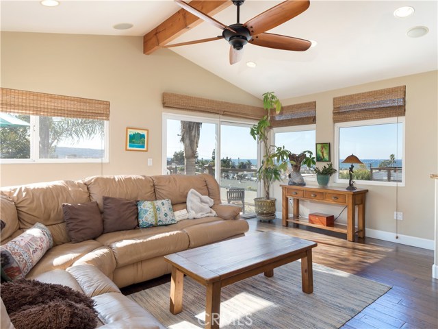 1158 8th Street, Hermosa Beach, California 90254, 3 Bedrooms Bedrooms, ,1 BathroomBathrooms,Residential,Sold,8th,SB20088189