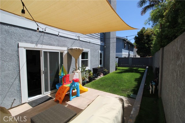 Terrific patio in private enclosed backyard!