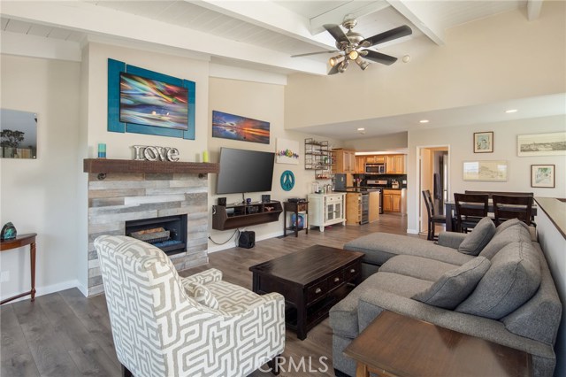 834 Lucia Avenue, Redondo Beach, California 90277, 3 Bedrooms Bedrooms, ,2 BathroomsBathrooms,Residential,Sold,Lucia,SB18180242