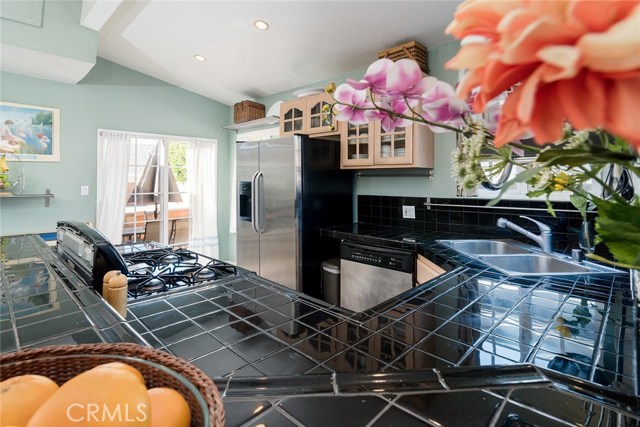 2111 Blossom Lane, Redondo Beach, California 90278, 2 Bedrooms Bedrooms, ,Residential,Sold,Blossom,SB19056683
