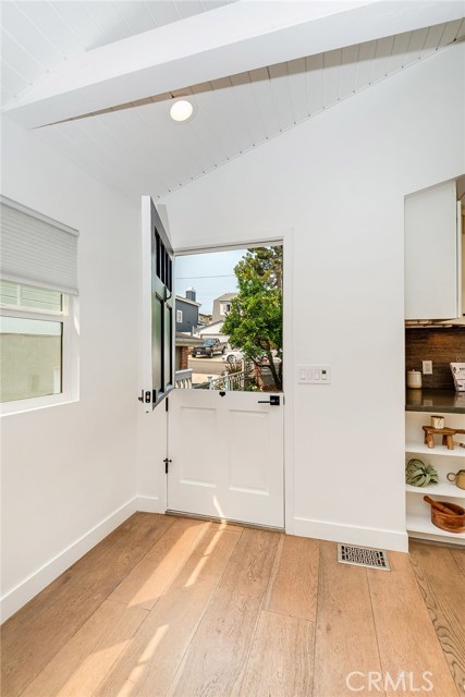 3528 Maple Avenue, Manhattan Beach, California 90266, 3 Bedrooms Bedrooms, ,2 BathroomsBathrooms,Residential,Sold,Maple,SB20187420