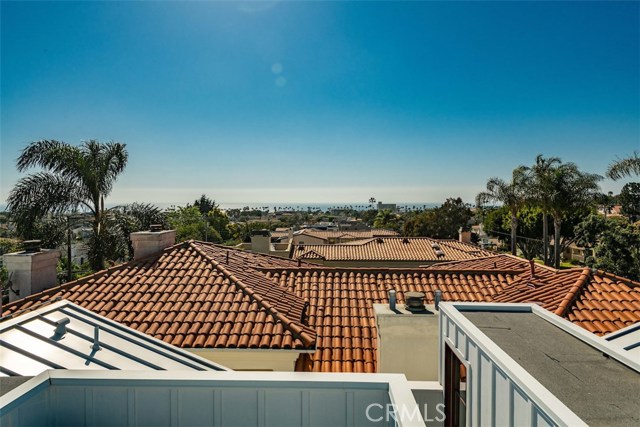 740 Avenue C, Redondo Beach, California 90277, 5 Bedrooms Bedrooms, ,5 BathroomsBathrooms,Residential,Sold,Avenue C,PV20082727