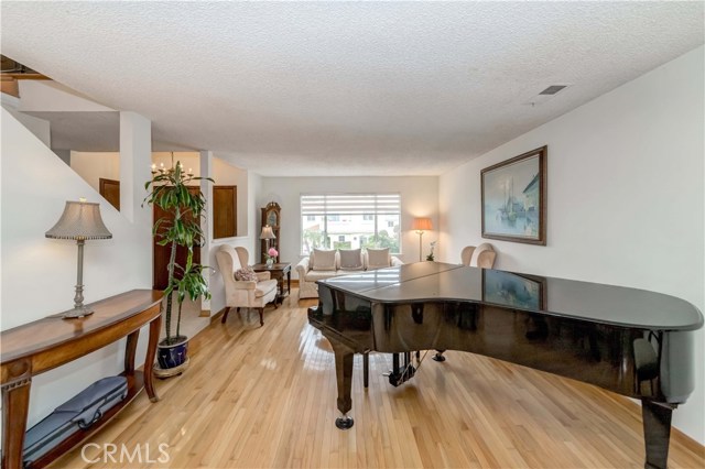 1720 Harriman Lane, Redondo Beach, California 90278, 4 Bedrooms Bedrooms, ,2 BathroomsBathrooms,Residential,Sold,Harriman,SB20111040