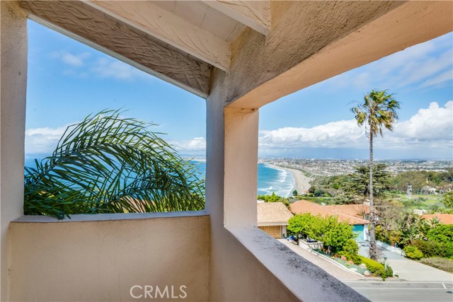 624 Via Del Monte, Palos Verdes Estates, California 90274, 5 Bedrooms Bedrooms, ,2 BathroomsBathrooms,Residential,Sold,Via Del Monte,PV19216741