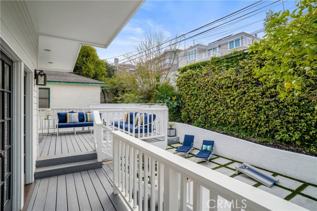 2301 Walnut Avenue, Manhattan Beach, California 90266, 4 Bedrooms Bedrooms, ,3 BathroomsBathrooms,Residential,Sold,Walnut,SB19070535