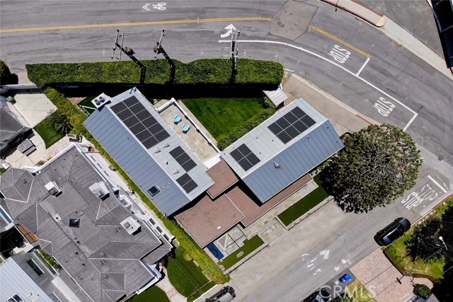 570 27th Street, Manhattan Beach, California 90266, 5 Bedrooms Bedrooms, ,4 BathroomsBathrooms,Residential,Sold,27th,SB21030922