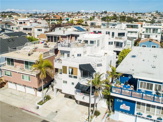 228 Manhattan Avenue, Hermosa Beach, California 90254, 3 Bedrooms Bedrooms, ,3 BathroomsBathrooms,Residential,Sold,Manhattan,PV18057092