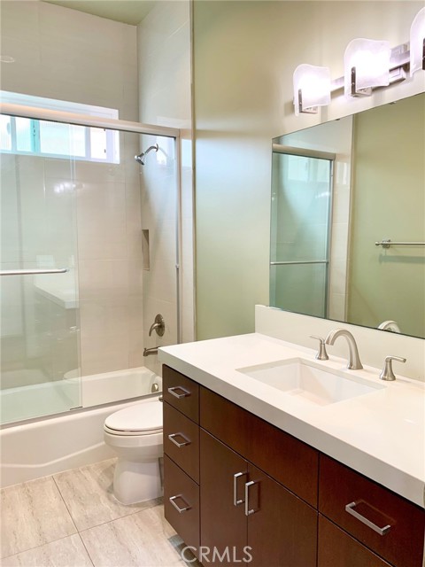 1933 Gates Avenue, Redondo Beach, California 90278, 4 Bedrooms Bedrooms, ,3 BathroomsBathrooms,Residential,Sold,Gates,SB21164757