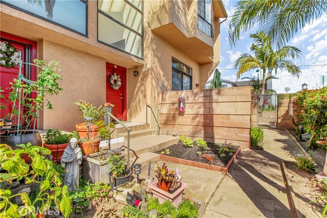 1922 Clark Lane, Redondo Beach, California 90278, 3 Bedrooms Bedrooms, ,2 BathroomsBathrooms,Residential,Sold,Clark,PW21015933