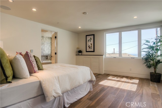 1819 Monterey Boulevard, Hermosa Beach, California 90254, 4 Bedrooms Bedrooms, ,4 BathroomsBathrooms,Residential,Sold,Monterey,SB21046153