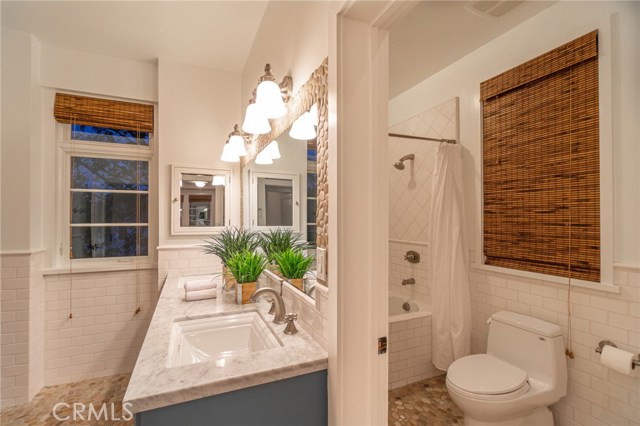 1111 8th Street, Hermosa Beach, California 90254, 4 Bedrooms Bedrooms, ,3 BathroomsBathrooms,Residential,Sold,8th,SB20223282