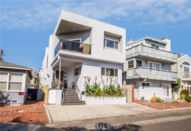 449 29TH Street, Manhattan Beach, California 90266, 4 Bedrooms Bedrooms, ,1 BathroomBathrooms,Residential,Sold,29TH,SB18244904