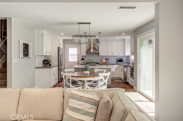 417 Susana Avenue, Redondo Beach, California 90277, 4 Bedrooms Bedrooms, ,2 BathroomsBathrooms,Residential,Sold,Susana,SB20152659