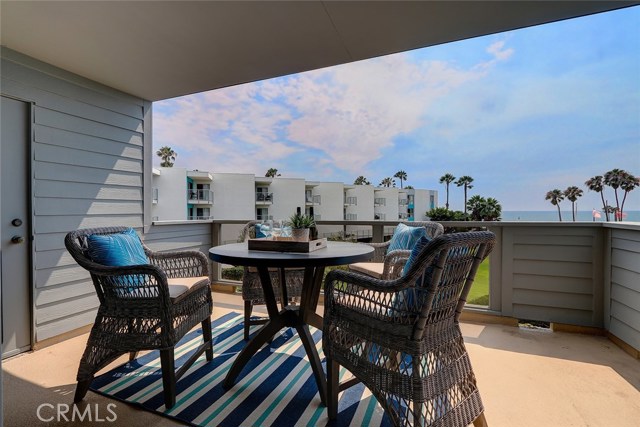 250 The Village, Redondo Beach, California 90277, ,1 BathroomBathrooms,Residential,Sold,The Village,SB18192453