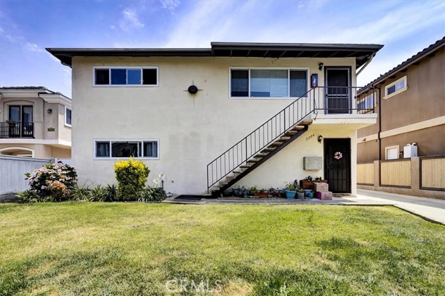 2204 Voorhees Avenue, Redondo Beach, California 90278, ,Residential Income,Sold,Voorhees,SB21134968