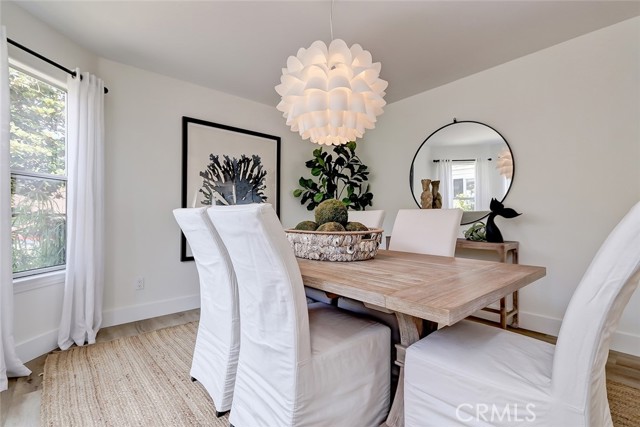 FORMAL DINING ROOM AREA