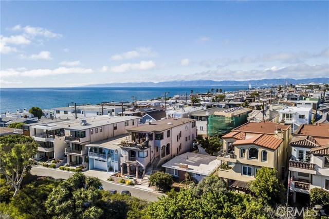 436 26th Street, Manhattan Beach, California 90266, 2 Bedrooms Bedrooms, ,1 BathroomBathrooms,Residential,Sold,26th,SB18241929