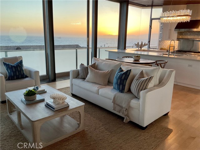 3316 Crest Drive, Manhattan Beach, California 90266, 4 Bedrooms Bedrooms, ,3 BathroomsBathrooms,Residential,Sold,Crest,SB21123586