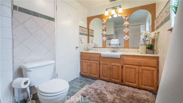 Full bath upper level