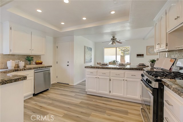 2215 Huntington Lane, Redondo Beach, California 90278, 3 Bedrooms Bedrooms, ,2 BathroomsBathrooms,Residential,Sold,Huntington,PW21010737