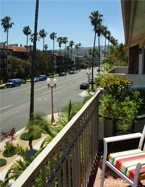 1219 Catalina Avenue, Redondo Beach, California 90277, 4 Bedrooms Bedrooms, ,4 BathroomsBathrooms,Residential,Sold,Catalina,SB17109861