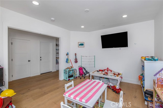 1325 Gertruda Avenue, Redondo Beach, California 90277, 5 Bedrooms Bedrooms, ,4 BathroomsBathrooms,Residential,Sold,Gertruda,SB20095721