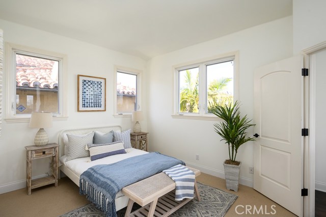 916 9th Street, Manhattan Beach, California 90266, 5 Bedrooms Bedrooms, ,5 BathroomsBathrooms,Residential,Sold,9th,SB20063954