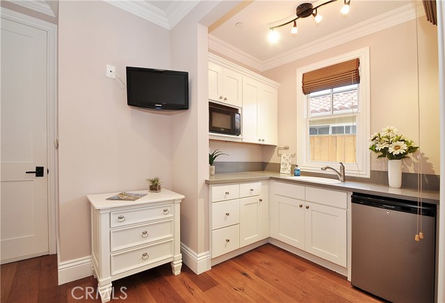 Kitchenette in Guest Quarters