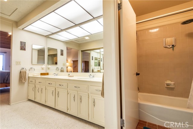 2317 Carnegie Lane, Redondo Beach, California 90278, 3 Bedrooms Bedrooms, ,2 BathroomsBathrooms,Residential,Sold,Carnegie,SB18263301