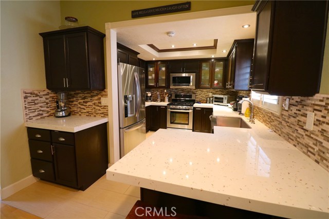 211 Helberta Avenue, Redondo Beach, California 90277, 2 Bedrooms Bedrooms, ,2 BathroomsBathrooms,Residential,Sold,Helberta,RS19118190