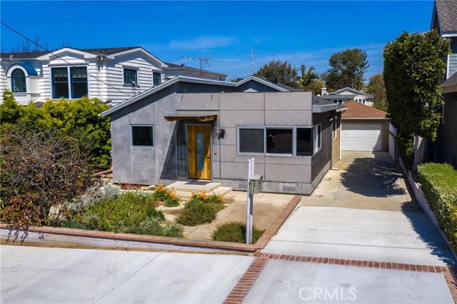 571 33rd Street, Manhattan Beach, California 90266, 2 Bedrooms Bedrooms, ,2 BathroomsBathrooms,Residential,Sold,33rd,SB21059997