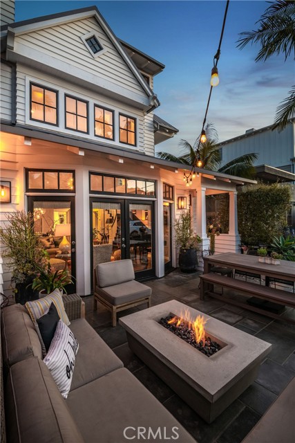 524 4th Street, Manhattan Beach, California 90266, 4 Bedrooms Bedrooms, ,2 BathroomsBathrooms,Residential,Sold,4th,SB21061545